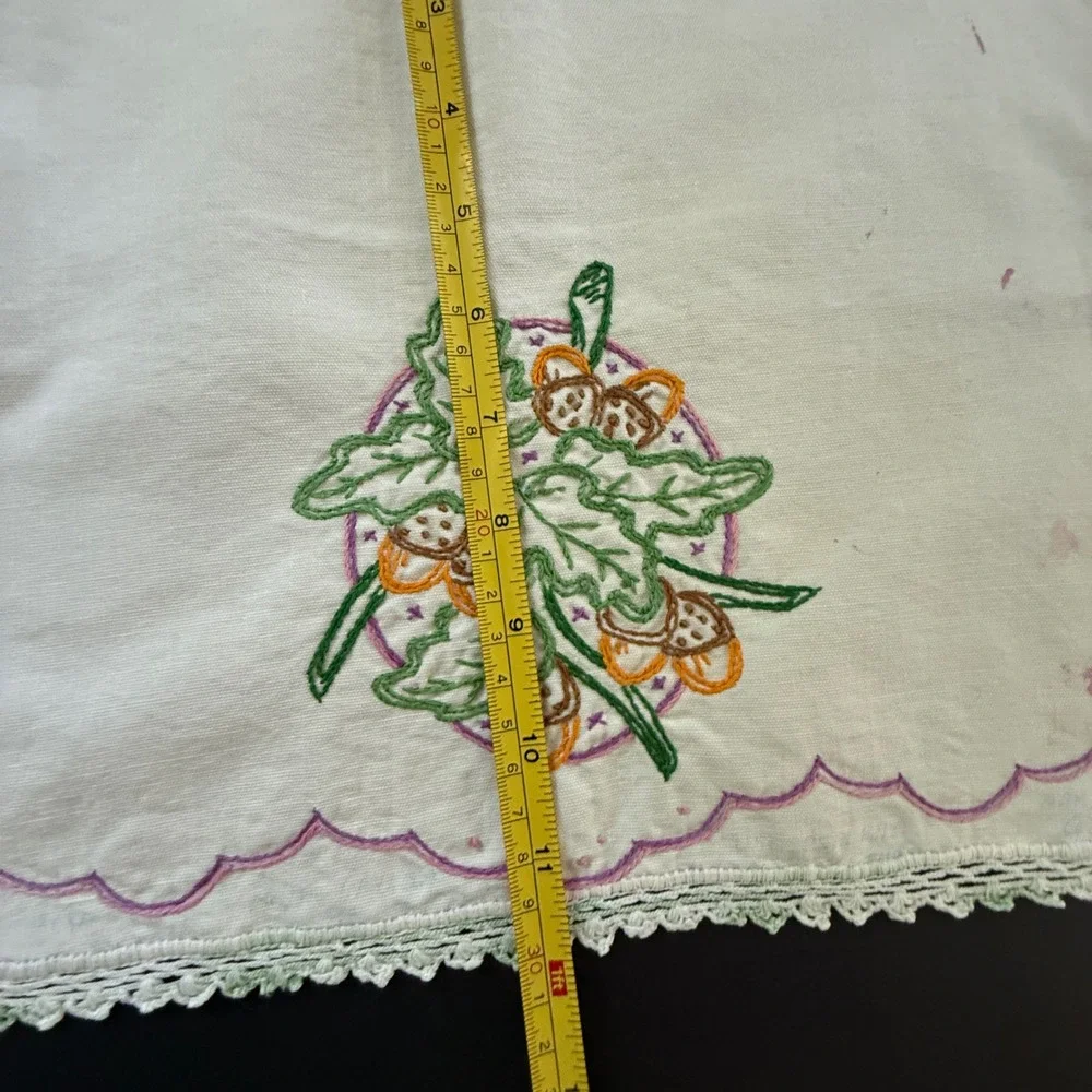Vintage Hand Embroidered Acorn Oak Leaf Linens Table Runner Napkin Set Cream